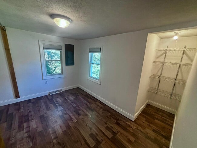 Photo - 113 Fenton St