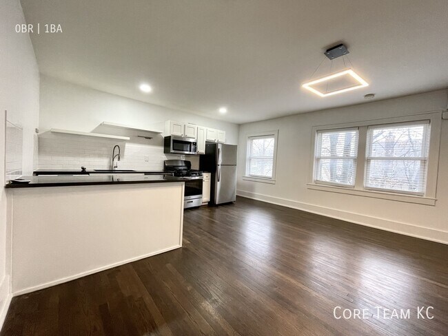 Photo - 110 E 40th St Unidad 203