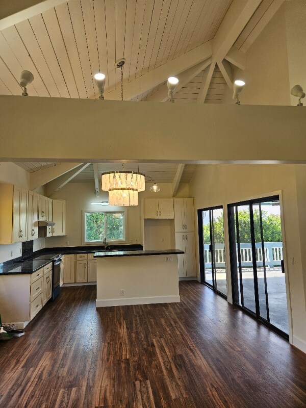 Photo - 140 Kaupea St