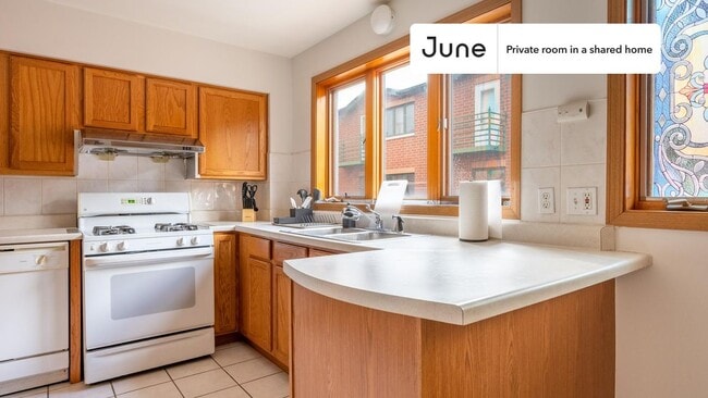 Photo - Room in Shared 4 bed/2.5 bath home Unidad A