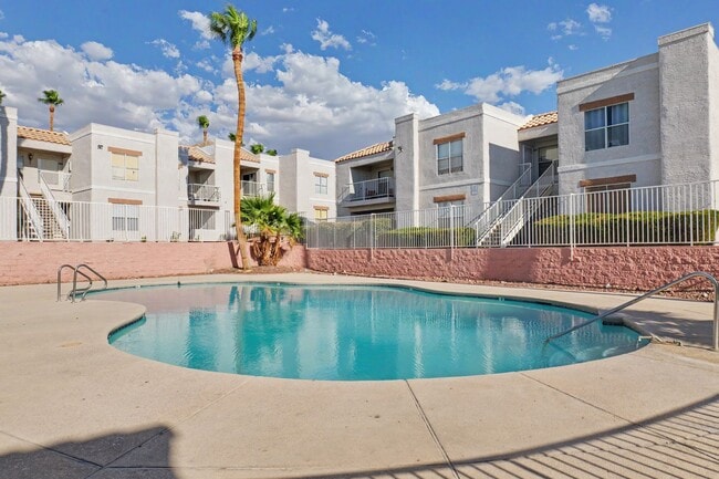 Building Photo - SPACIOUS 2BED/2BATH CONDO * SECOND FLOOR UNIT*