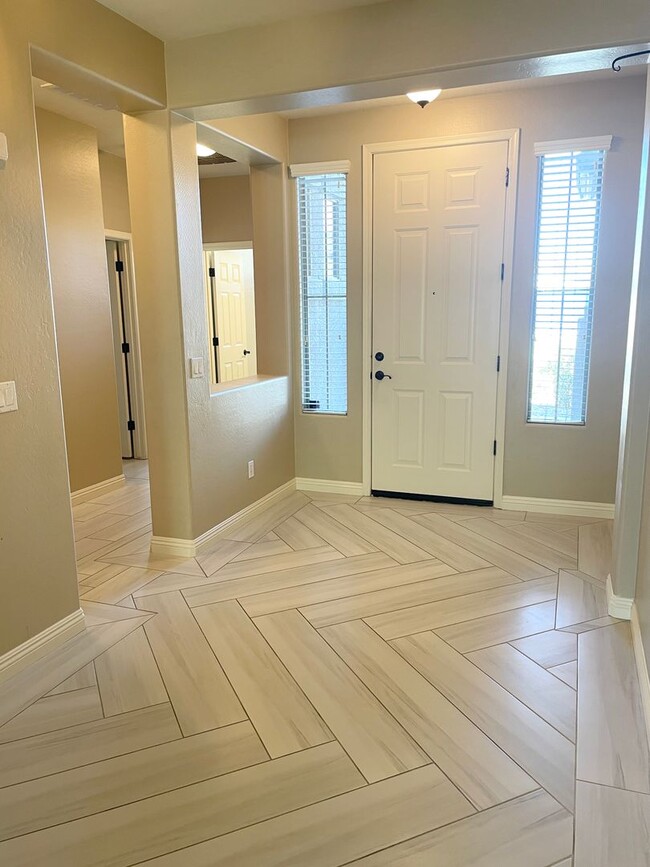 Photo - Beautiful Single Level 3 Bed/ 2 Bath + Den Home In Maricopa. Tons of Upgrades Throughout!