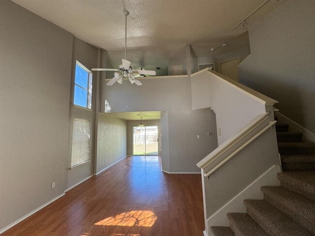 Photo - 8901 Vigen Cir