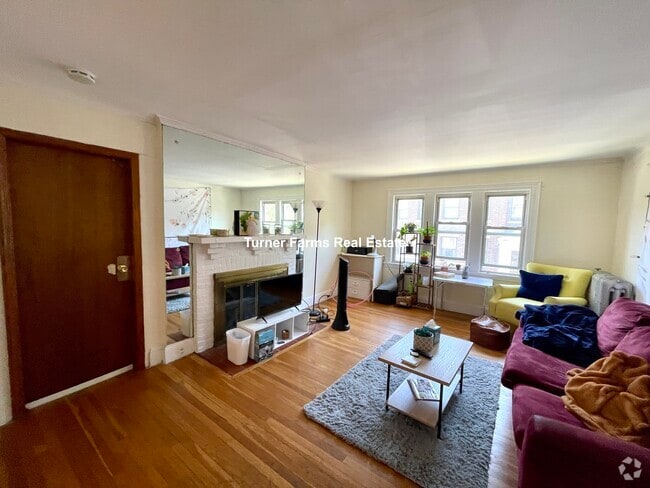 Building Photo - 115 Lanark Rd Unit 1 Rental