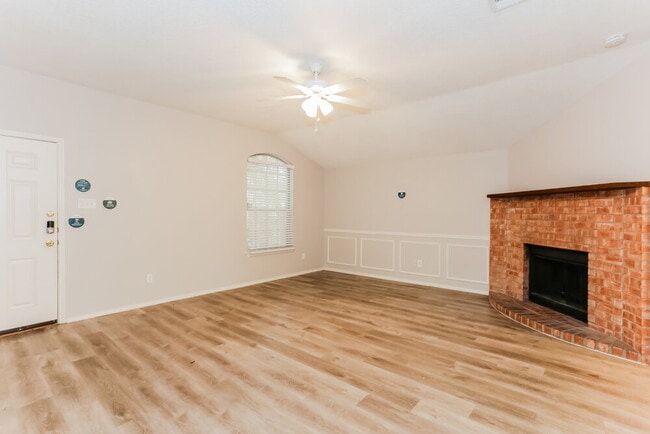 Photo - 526 Berryhill Dr