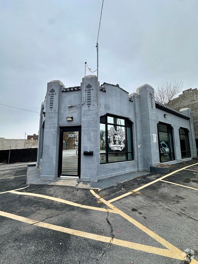 Building Photo - 1928 Leavenworth St Unit 1928 Rental