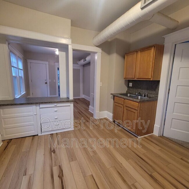 Photo - 46 National Ave SW