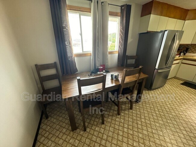 Photo - 39 Kingsway Dr Unit Apt 6