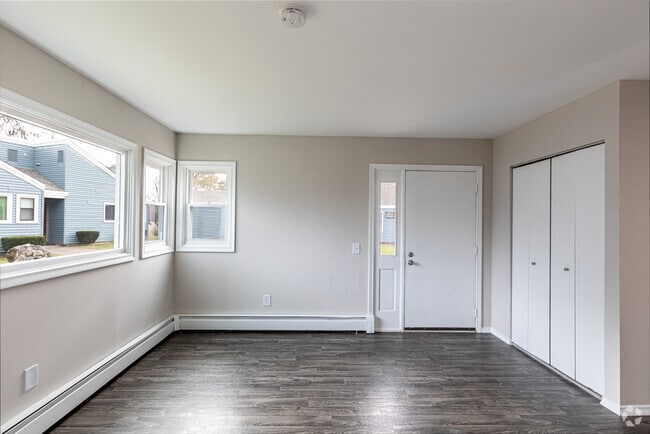 1BR, 1BA - Living Room - The Flats at Talcott