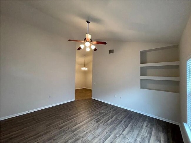 Photo - 5701 Signal Point