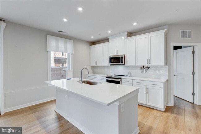 Building Photo - 1669 Bandit Loop Unit 109A
