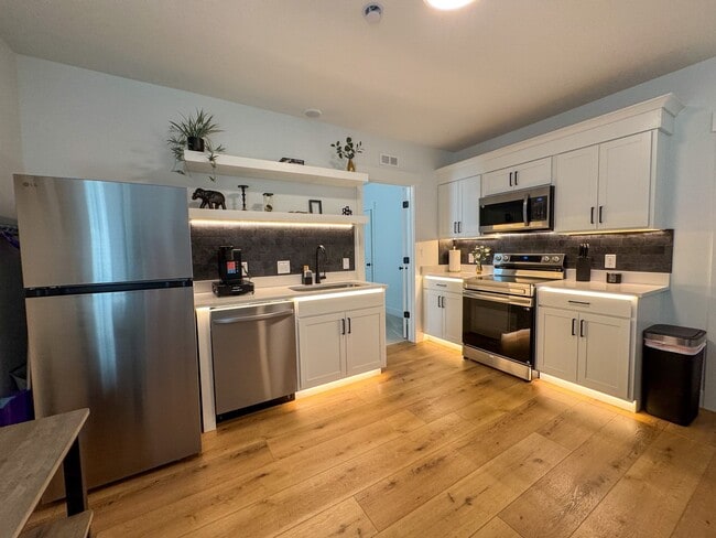 Building Photo - 5385 N Sulley Way