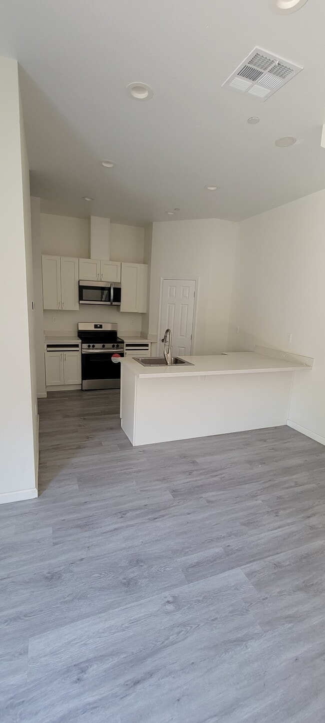 Photo - 69 Locust St