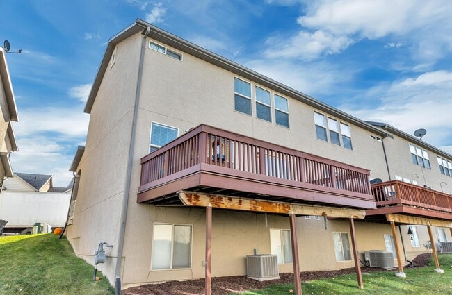1233 Firefly Dr