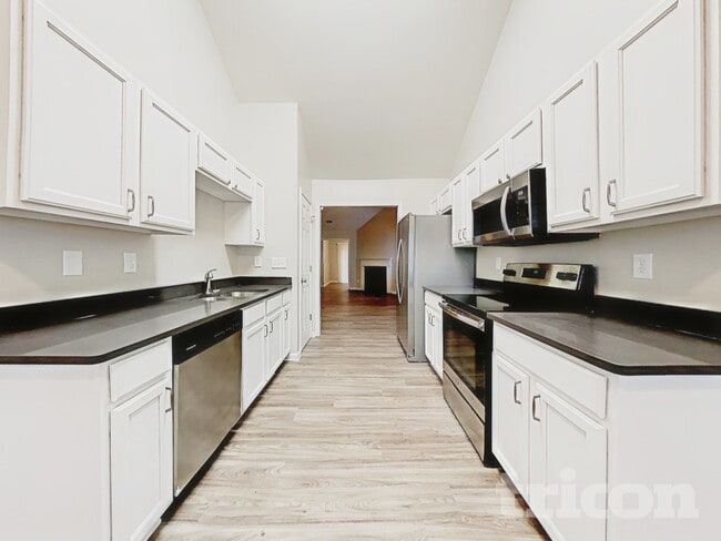 Photo - 7715 Hidden Creek Dr