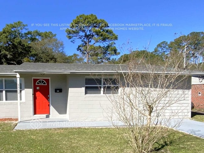 Building Photo - 8812 Camphor Dr Rental