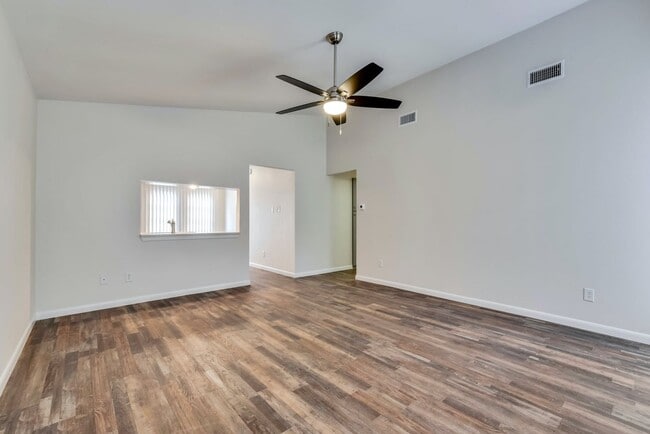 Photo - 124 W William Cannon Dr Unidad ( B)