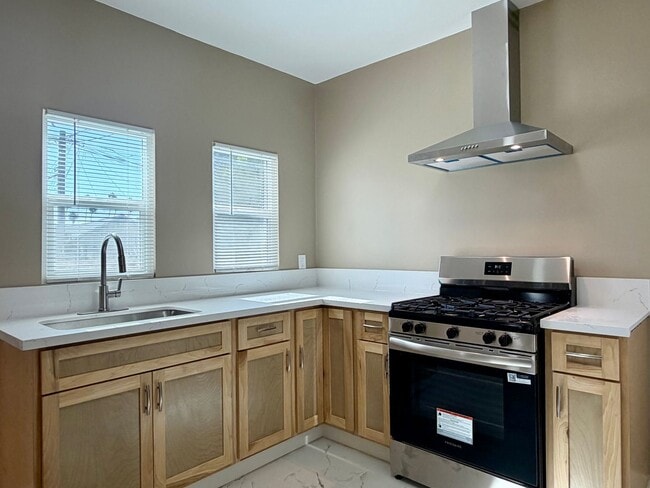Photo - BELLA APARTMENTS: Beautiful Studio - 1 Bath Unit 6