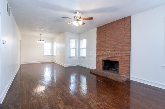 Photo - 102 W Zimmerly St