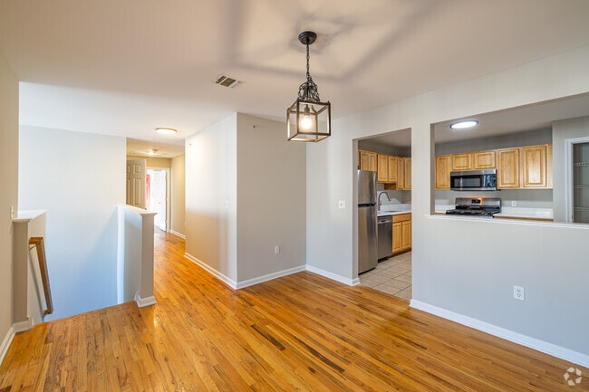 2BR, 2BA - 1,500SF - Dining Room