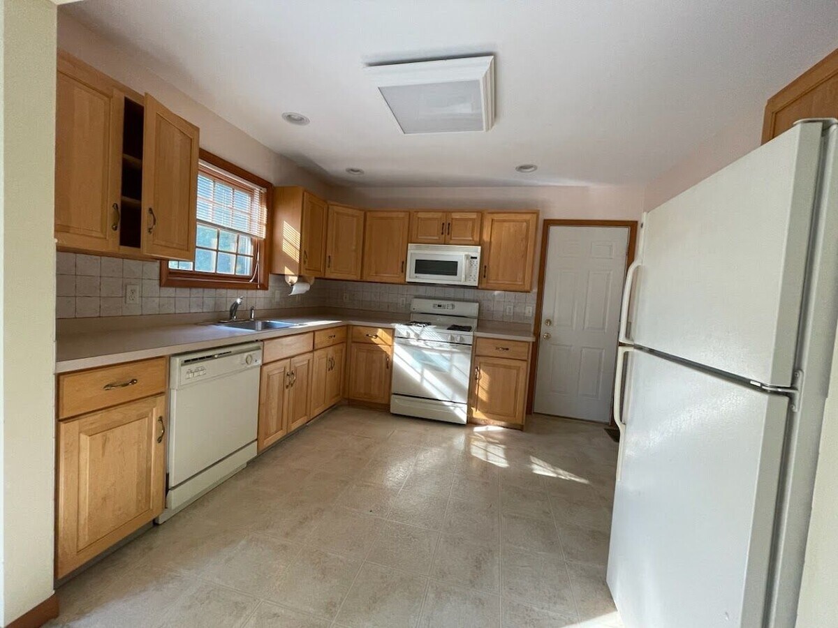 Photo - 62 Spangenburg Ave