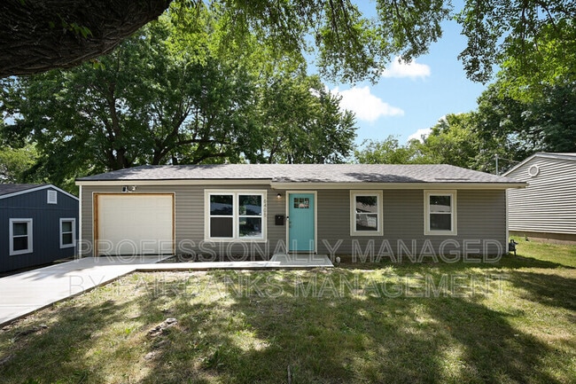 Building Photo - 6405 E 150th St