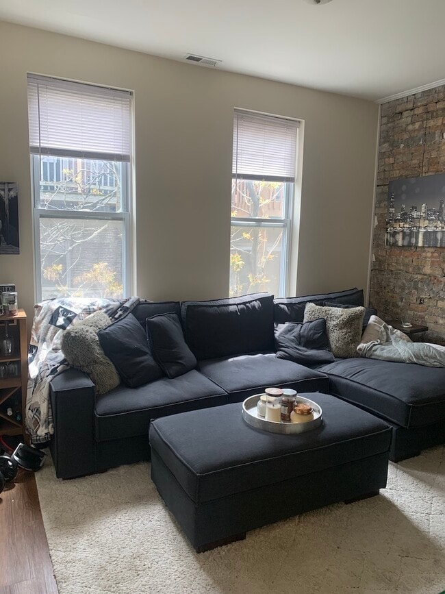 Photo - 1738 W Huron St Unit 2R