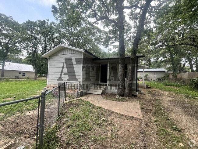 Building Photo - Fully Remodeled 2 Bedroom 2 Bath in Gun Ba... Rental