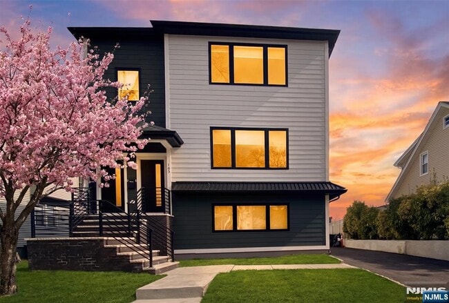 Building Photo - 105 Feronia Wy