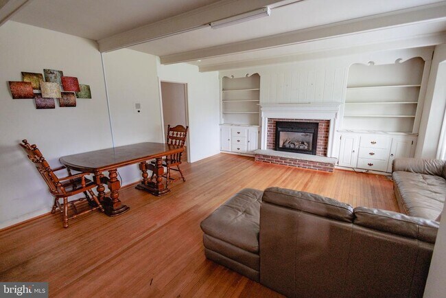 Photo - 321 Villanova Rd