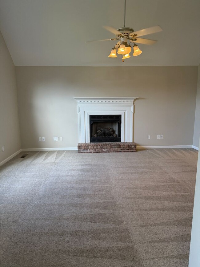 Photo - 8900 Fox Glen Dr