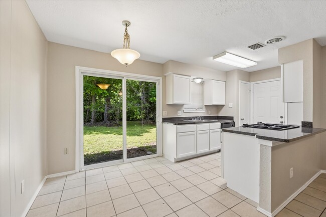 Photo - 15110 Buxley St