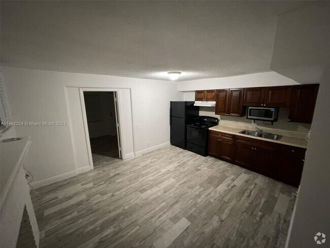 Building Photo - 605 S J St Rental