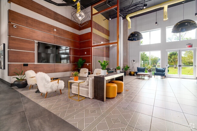 Clubhouse - The 9 UCF