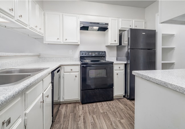 Photo - Vintage at Oak Hill