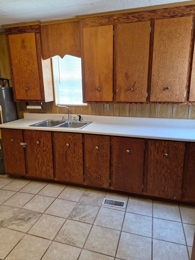 Photo - 607 Pinetree Rd