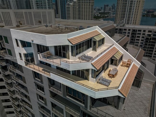 Photo - 520 Brickell Key Dr Unit UPH-03