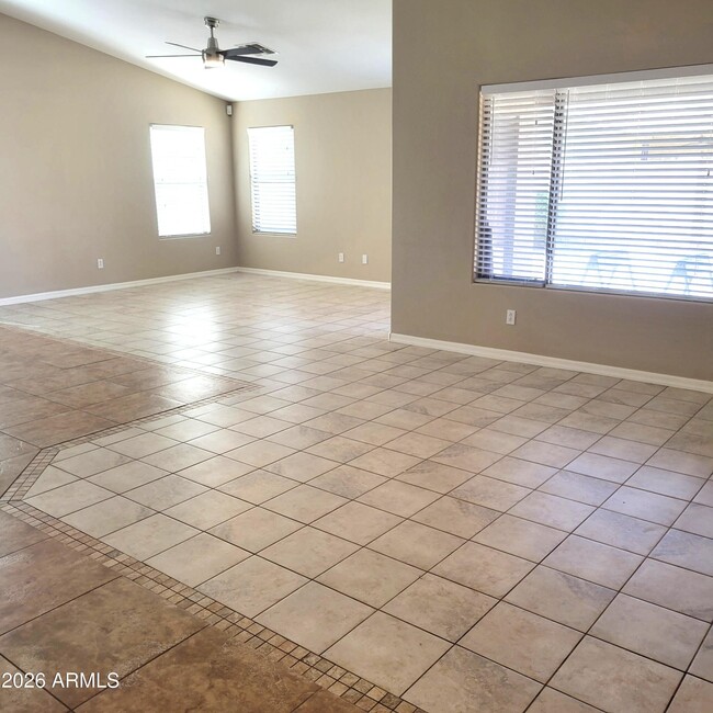 Photo - 809 W Desert Valley Dr