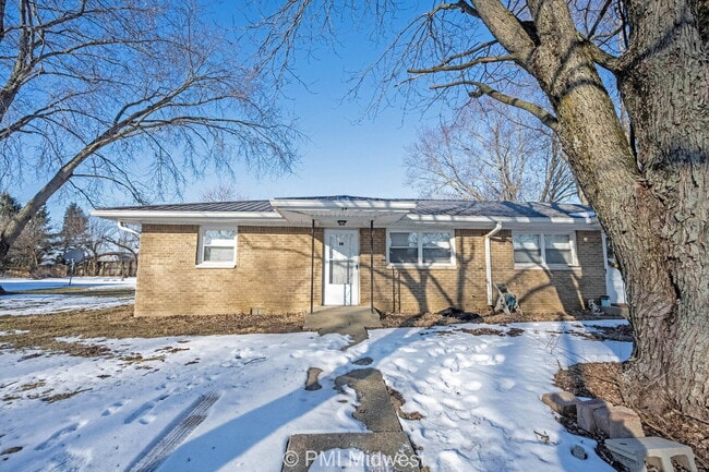 Building Photo - 570 US-52 Unit 8B