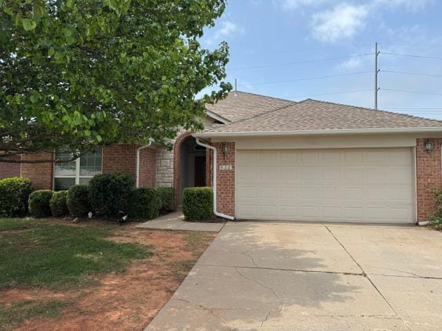 Building Photo - 532 Lone Oak Dr