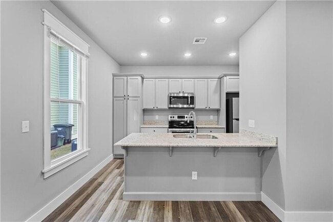 Photo - 772 S Locust Ave