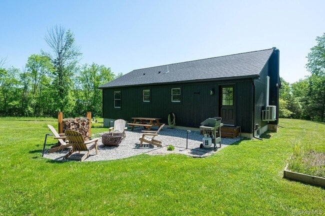 Photo - 18 Burnt Meadows Rd