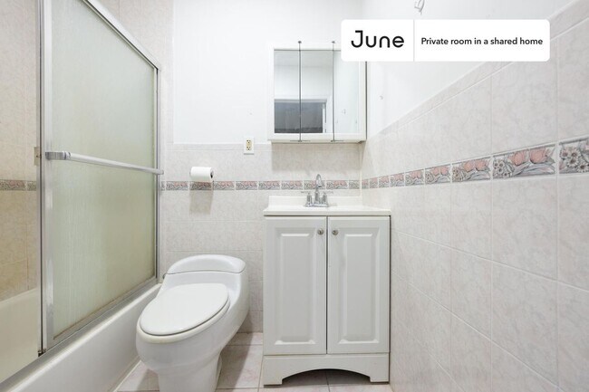 Room in Shared 4 bed/3 bath home in Fort Greene