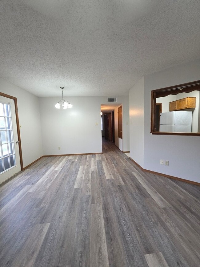 Photo - 614 E 23rd St