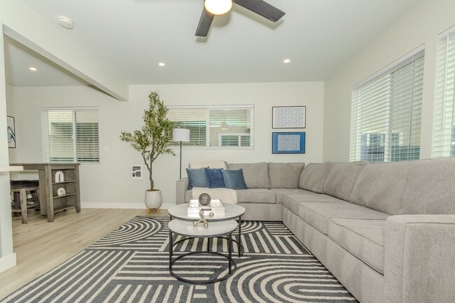 Photo - Renovated 1 Bed/1 Bath Single Family Home in Pacific Beach w/Patio/Parking/Washer/Dryer Unit 1675