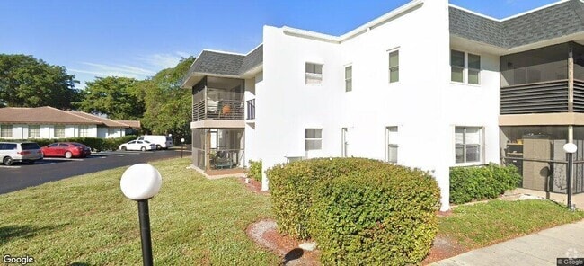 Building Photo - 2800 Riverside Dr Unit 101D Rental
