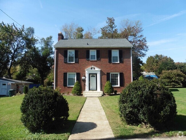 Building Photo - 319 Crompton Rd Rental