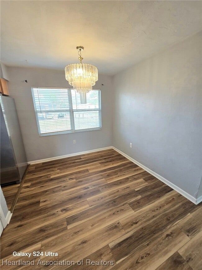 Photo - 502 W Hal McRae Blvd