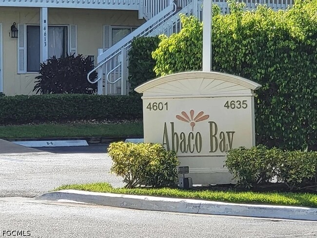 4611 Bayshore Dr