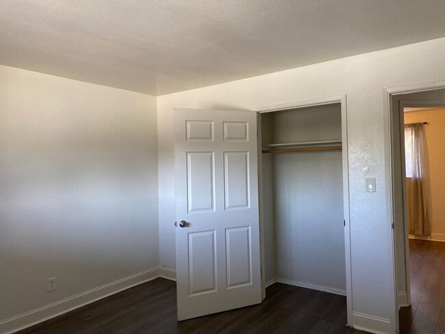 Photo - 25873 Huntwood Ave Unidad 25871/ 25873 Huntwood Ave  #7 (LO)